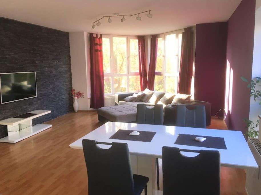 4 Zimmer Wohnung Mit 6 Betten Nahe Hamburg Glinde  Exterior photo