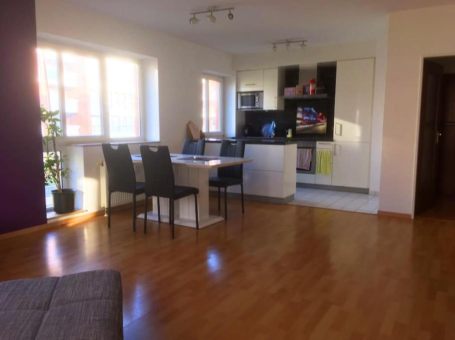 4 Zimmer Wohnung Mit 6 Betten Nahe Hamburg Glinde  Exterior photo