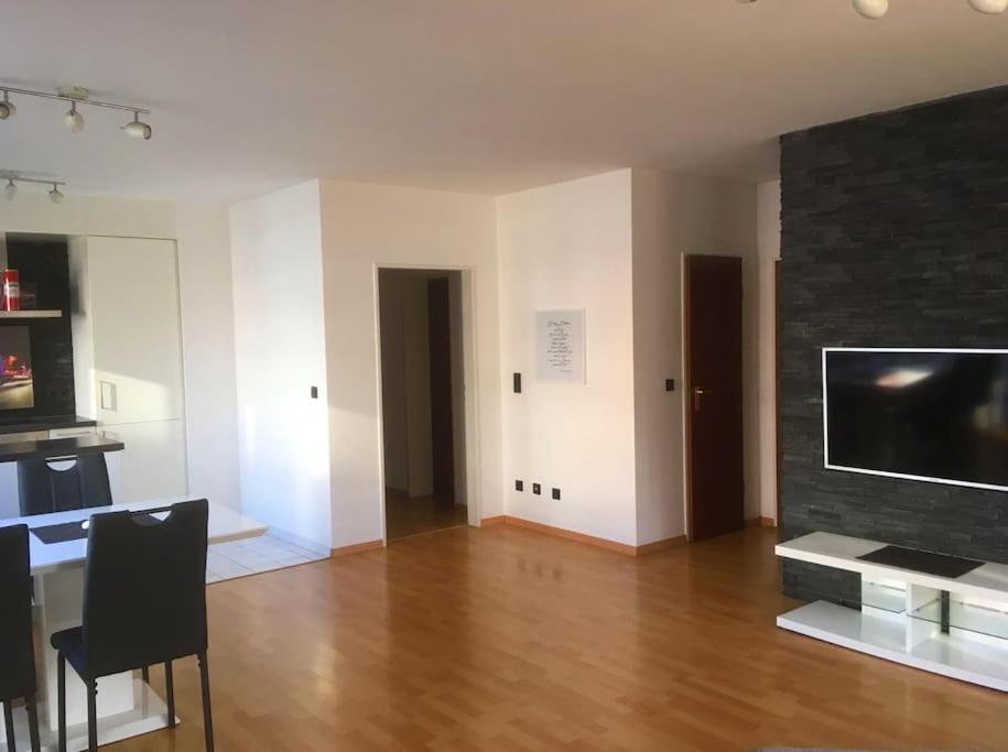4 Zimmer Wohnung Mit 6 Betten Nahe Hamburg Glinde  Exterior photo